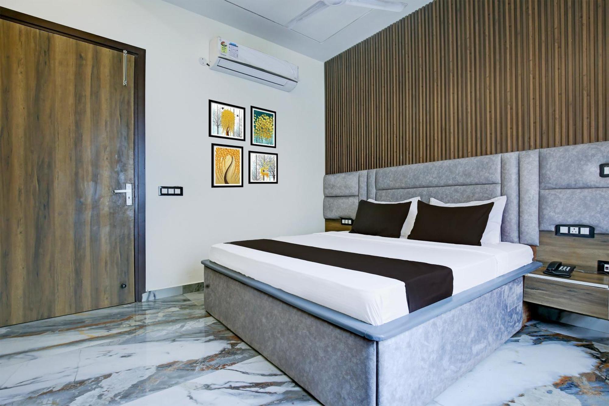 Hotel O Platinum Zirakpur Exterior photo